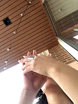 Snapshot of Adry_Bach_ chatting on October 31, 2025, 7:48 pm Adry Bach online show from October 31, 2025, 7:48 pm