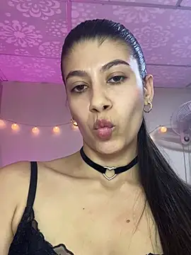 Lenapink19 online show from February 16, 2026, 10:28 pm