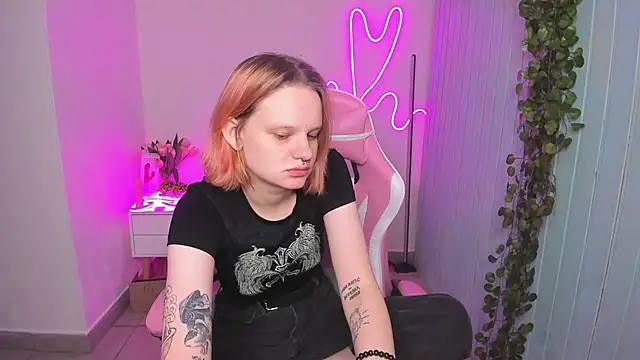 Elieiza xo online show from October 18, 2025, 10:16 am