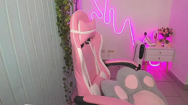 Elieiza xo online show from November 26, 2025, 9:21 am