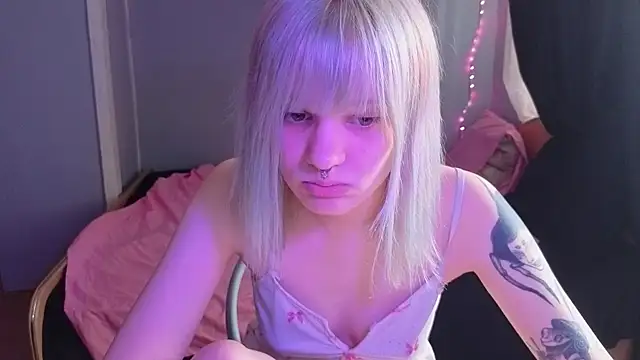 Elieiza xo online show from April 7, 2026, 8:59 am