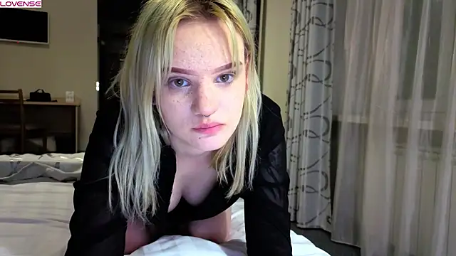 Elieiza xo online show from May 26, 2026, 5:20 pm