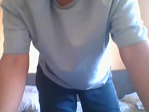 dream32222 online show from October 13, 2025, 1:11 pm