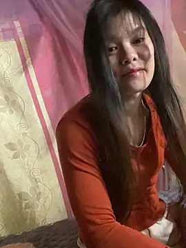 Snapshot of PhanHaa chatting on December 18, 2025, 12:44 pm PhanHaa online show from December 18, 2025, 12:44 pm