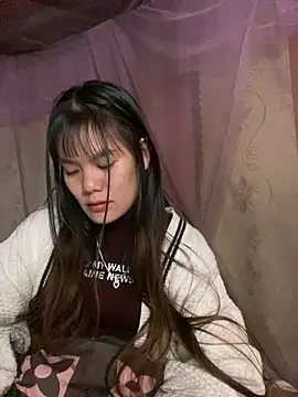 Snapshot of PhanHaa chatting on January 6, 2026, 2:32 pm PhanHaa online show from January 6, 2026, 2:32 pm