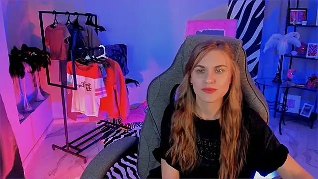 VanessaMates online show from September 12, 2025, 5:40 am