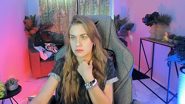 VanessaMates online show from October 9, 2025, 5:49 am