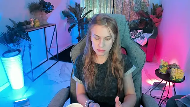 VanessaMates online show from October 13, 2025, 5:40 am