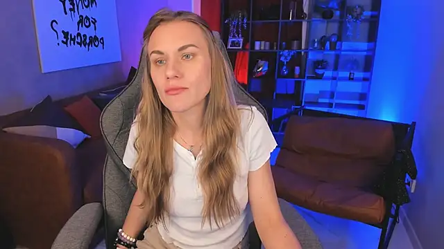 VanessaMates online show from October 16, 2025, 6:47 am