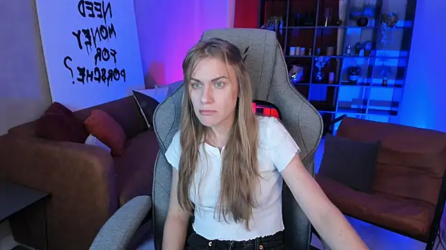 VanessaMates online show from October 21, 2025, 5:52 am