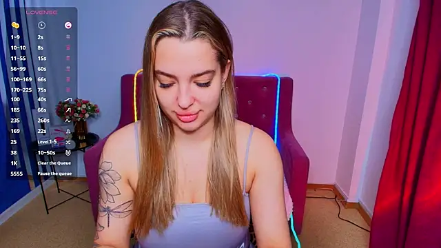 Emma  Ross online show from April 14, 2026, 2:28 am