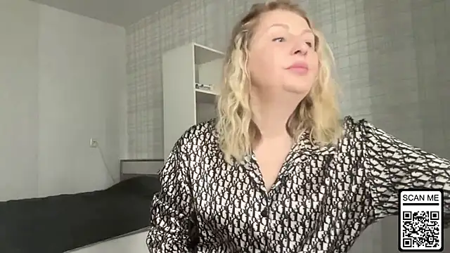 Blondie xoxoxo online show from February 25, 2026, 10:14 am