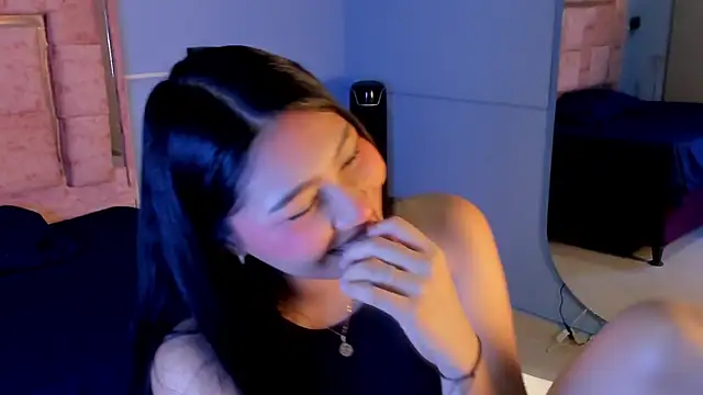 LICKY LOV online show from November 29, 2025, 3:20 am