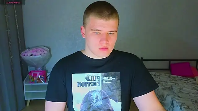 kittenmurr online show from October 19, 2025, 8:31 pm