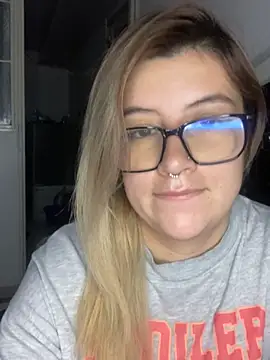 Snapshot of Blair_Bunnyy chatting on November 13, 2025, 5:17 am Blair Bunnyy online show from November 13, 2025, 5:17 am