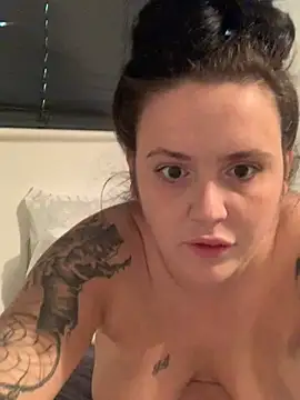 Charsworld online show from April 11, 2026, 7:45 am