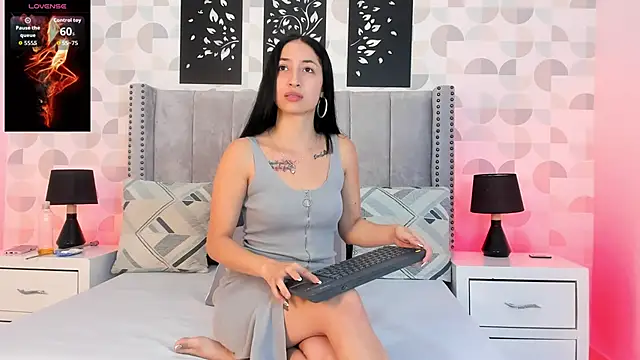 natasha moreno online show from November 17, 2025, 12:33 pm