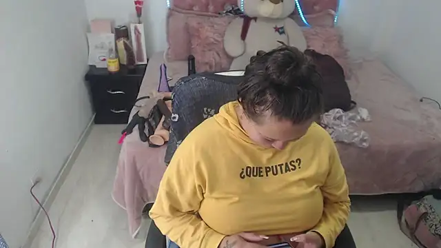 patty squirt  online show from April 13, 2026, 11:37 am