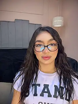 Snapshot of jenn_fit chatting on February 1, 2026, 4:49 pm jenn fit online show from February 1, 2026, 4:49 pm