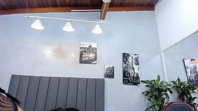 violet and myers online show from September 26, 2025, 11:36 am