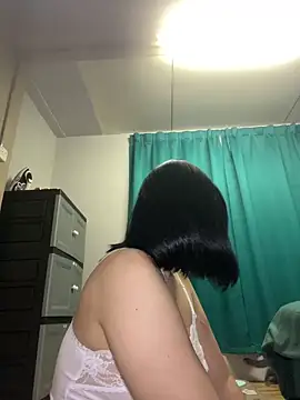 melyiaaa online show from April 21, 2026, 2:34 pm