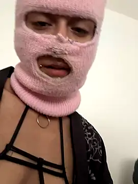MissAmanda00 online show from September 9, 2025, 1:10 pm