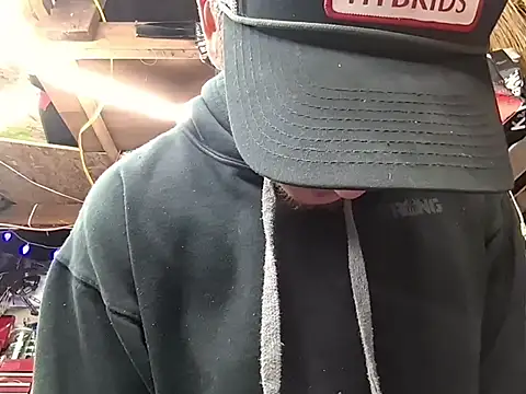 twistafatpipe online show from February 28, 2026, 11:33 am