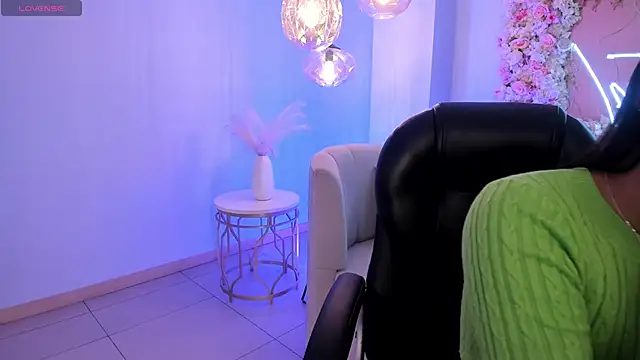 AyshelBrown online show from October 9, 2025, 3:37 am