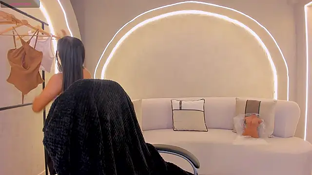 Snapshot of MilaColeman chatting on October 8, 2025, 2:09 am MilaColeman online show from October 8, 2025, 2:09 am