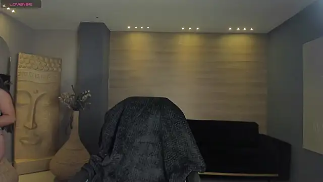 Snapshot of MilaColeman chatting on October 15, 2025, 2:11 am MilaColeman online show from October 15, 2025, 2:11 am