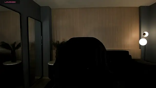 Snapshot of MilaColeman chatting on October 17, 2025, 2:04 am MilaColeman online show from October 17, 2025, 2:04 am