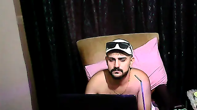 Muratcan33 online show from November 2, 2025, 9:00 am