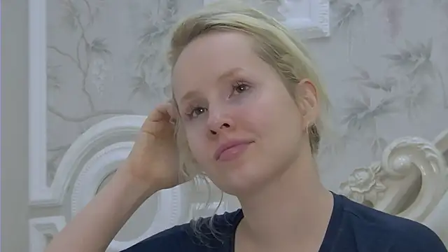 Snapshot of EllieFrosty_ chatting on July 16, 2026, 12:27 am EllieFrosty online show from July 16, 2026, 12:27 am