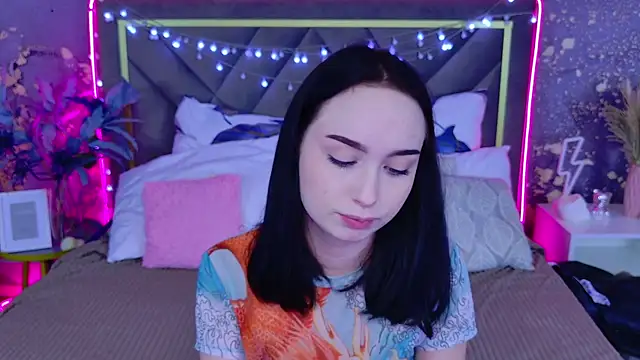 MonikaCarter online show from October 16, 2025, 11:22 am