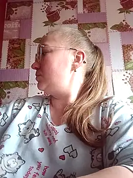 Snapshot of Kiss_Eva chatting on April 27, 2026, 4:05 pm Kiss Eva online show from April 27, 2026, 4:05 pm