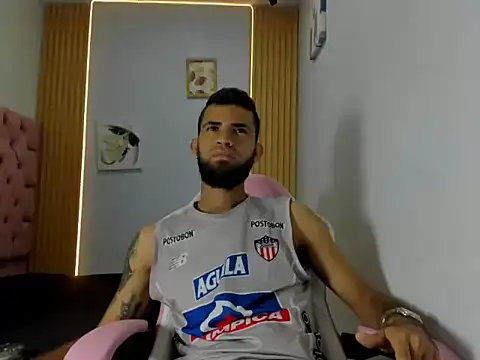 adri sexboy229 online show from October 7, 2025, 7:38 am