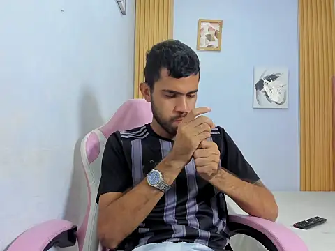 adri sexboy229 online show from October 24, 2025, 6:21 am