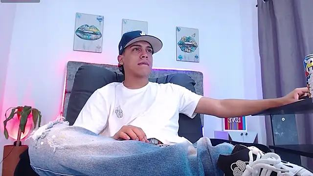 david santos16 online show from December 14, 2025, 11:42 pm