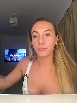 Snapshot of Scarlettroseeee chatting on November 7, 2025, 6:41 pm Scarlettroseeee online show from November 7, 2025, 6:41 pm