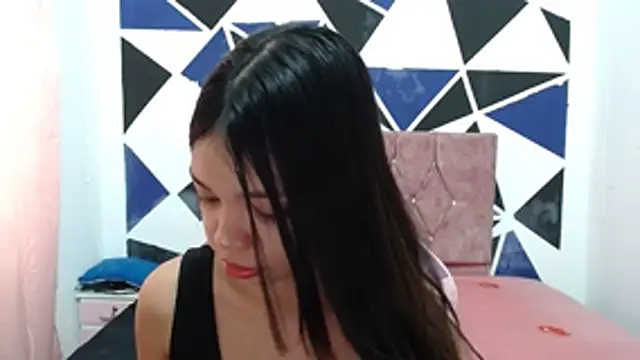 shy luna18 online show from November 19, 2025, 12:27 pm