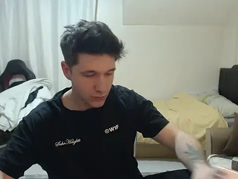 2handsomemann online show from May 1, 2026, 10:03 pm