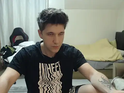 2handsomemann online show from May 4, 2026, 6:48 pm
