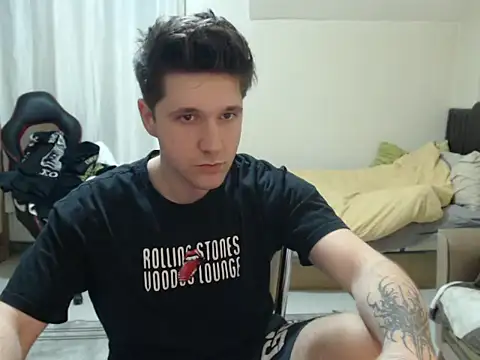 2handsomemann online show from May 7, 2026, 8:25 pm