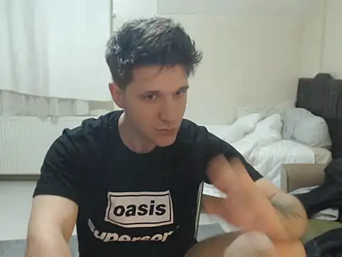 2handsomemann online show from May 21, 2026, 8:16 pm