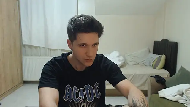 2handsomemann online show from May 29, 2026, 8:07 pm