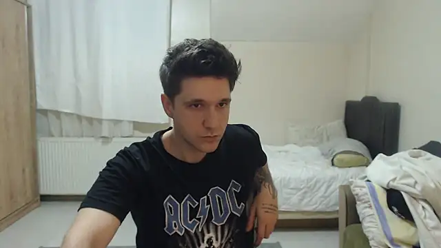 2handsomemann online show from June 4, 2026, 7:31 pm