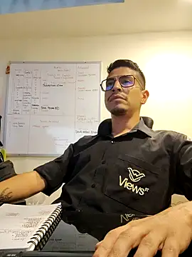 Juann-cock online show from November 27, 2025, 9:39 pm