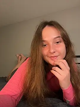 MadilynX777 online show from November 7, 2025, 1:05 am