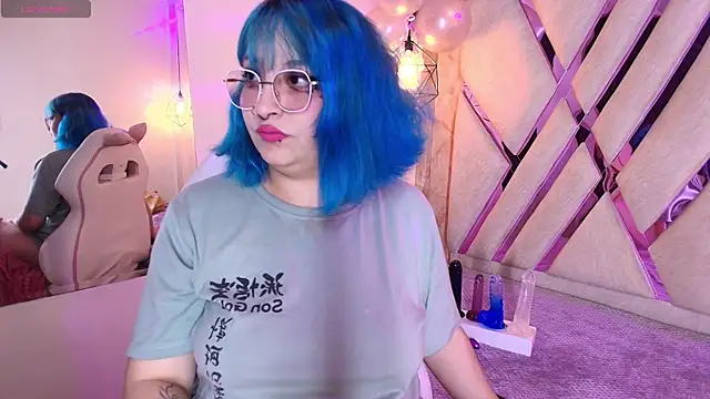 Lilith curvy online show from October 3, 2025, 8:06 pm