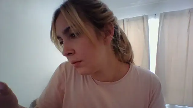 Snapshot of ayebran chatting on October 8, 2025, 2:25 pm ayebran online show from October 8, 2025, 2:25 pm